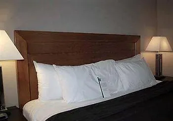 Quality Inn West Edmonton 3*,
